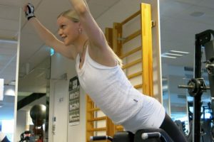 rygglyft i maskin bra rörlighetsträning